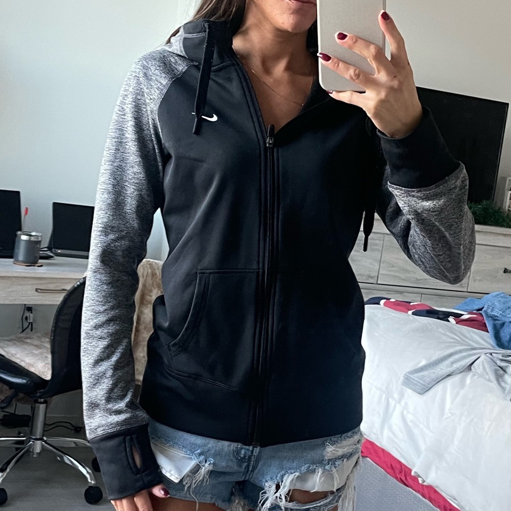 Nike Therm-Fit Black and Gray Zip-Up Hoodie